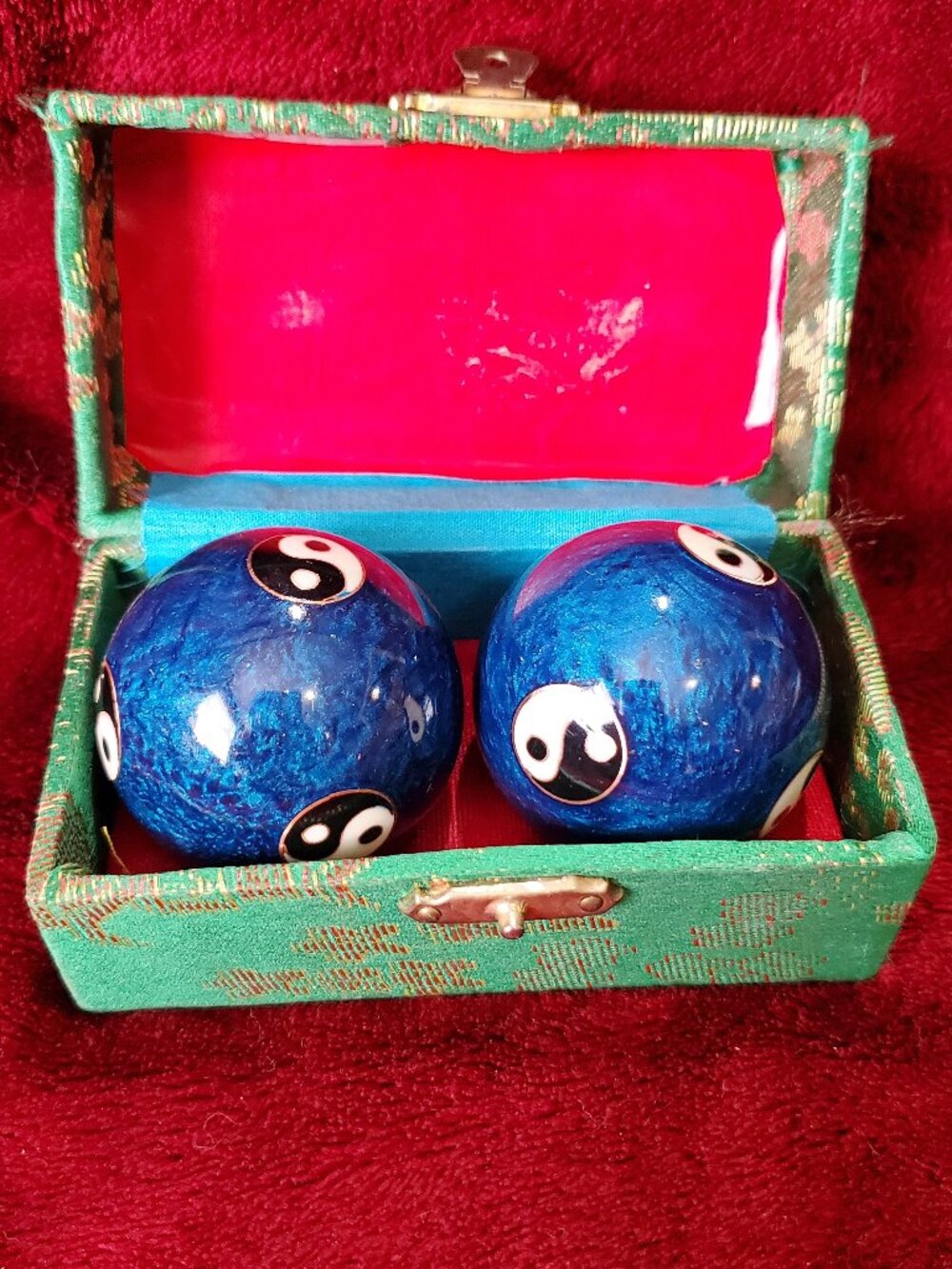 Chinese Boading Yin Yang Meditation Medicine Chime Balls in Green silk Box